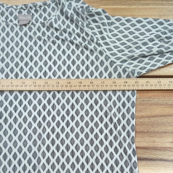 Chico's Black and White Geometric Long Sleeve Top Classic Basic - Picture 6 of 9